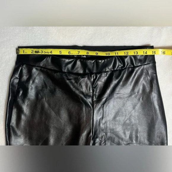 Faux Leather Leggings - Picture 7 of 9